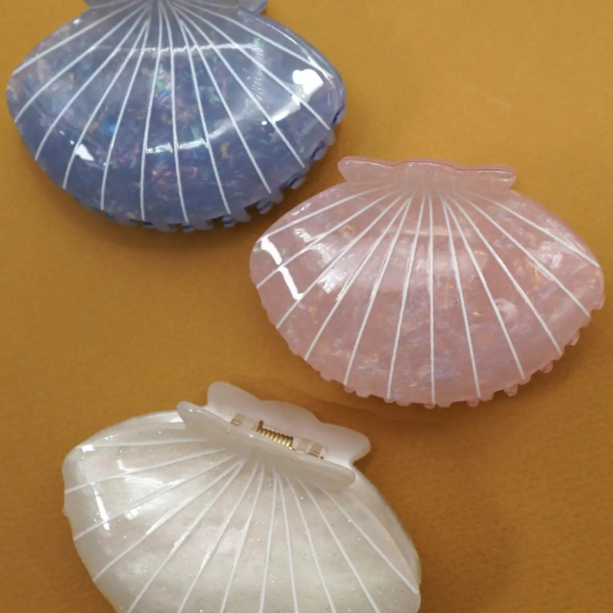 Jumbo Shell Hair Clip - Blue