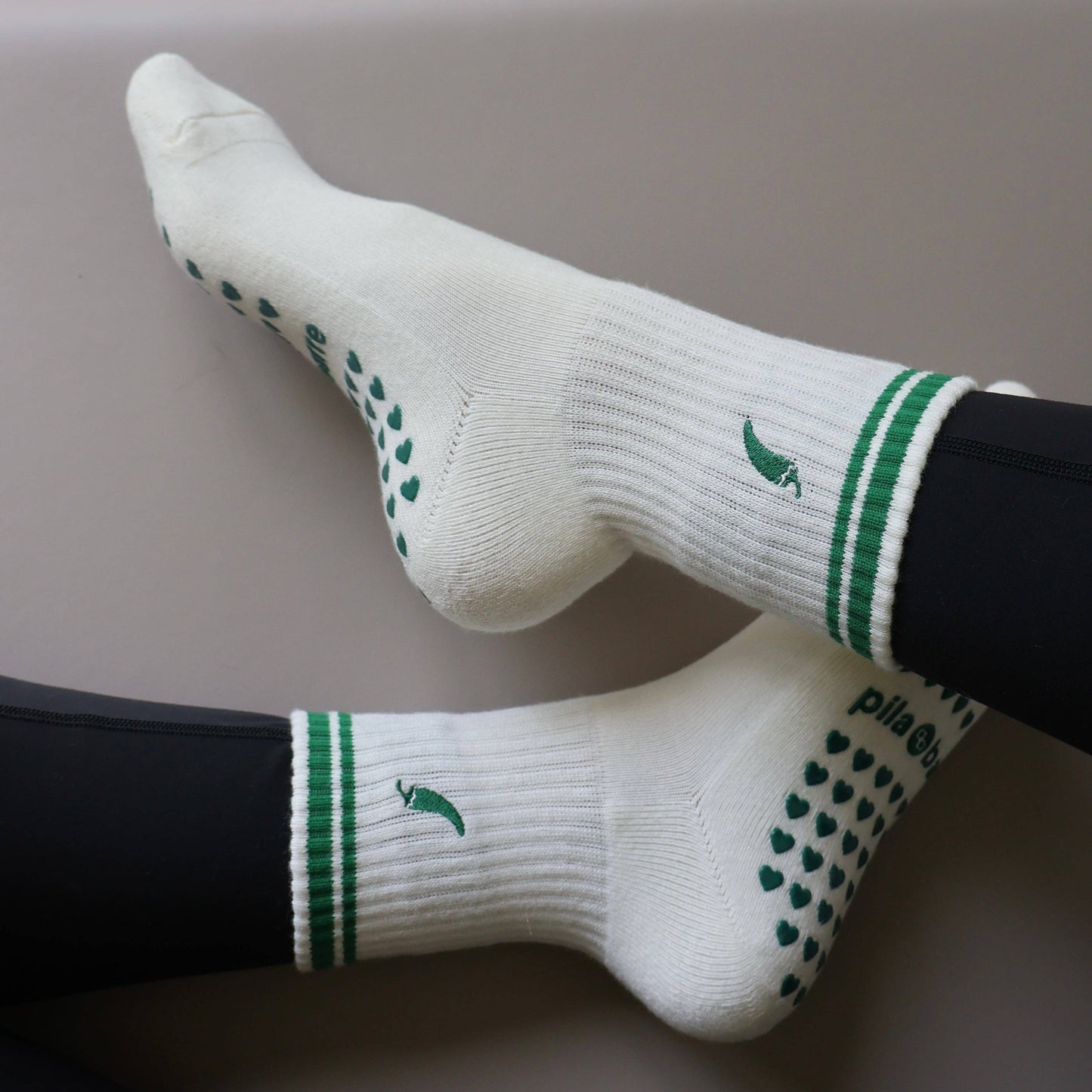 Tini Bit Spicier Grip Socks - Cream & Green