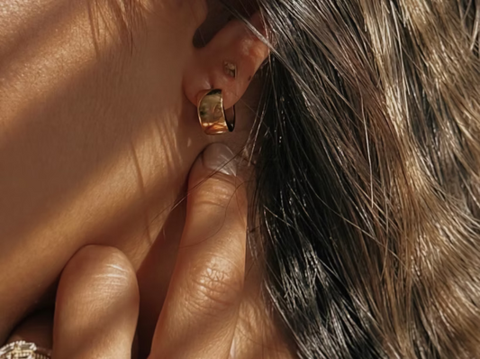 Simple Huggie RAISING SURFERS