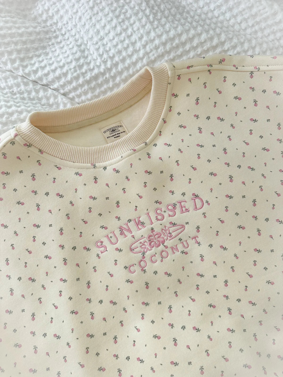 Toasted Cream Roses Embroidery Crew
