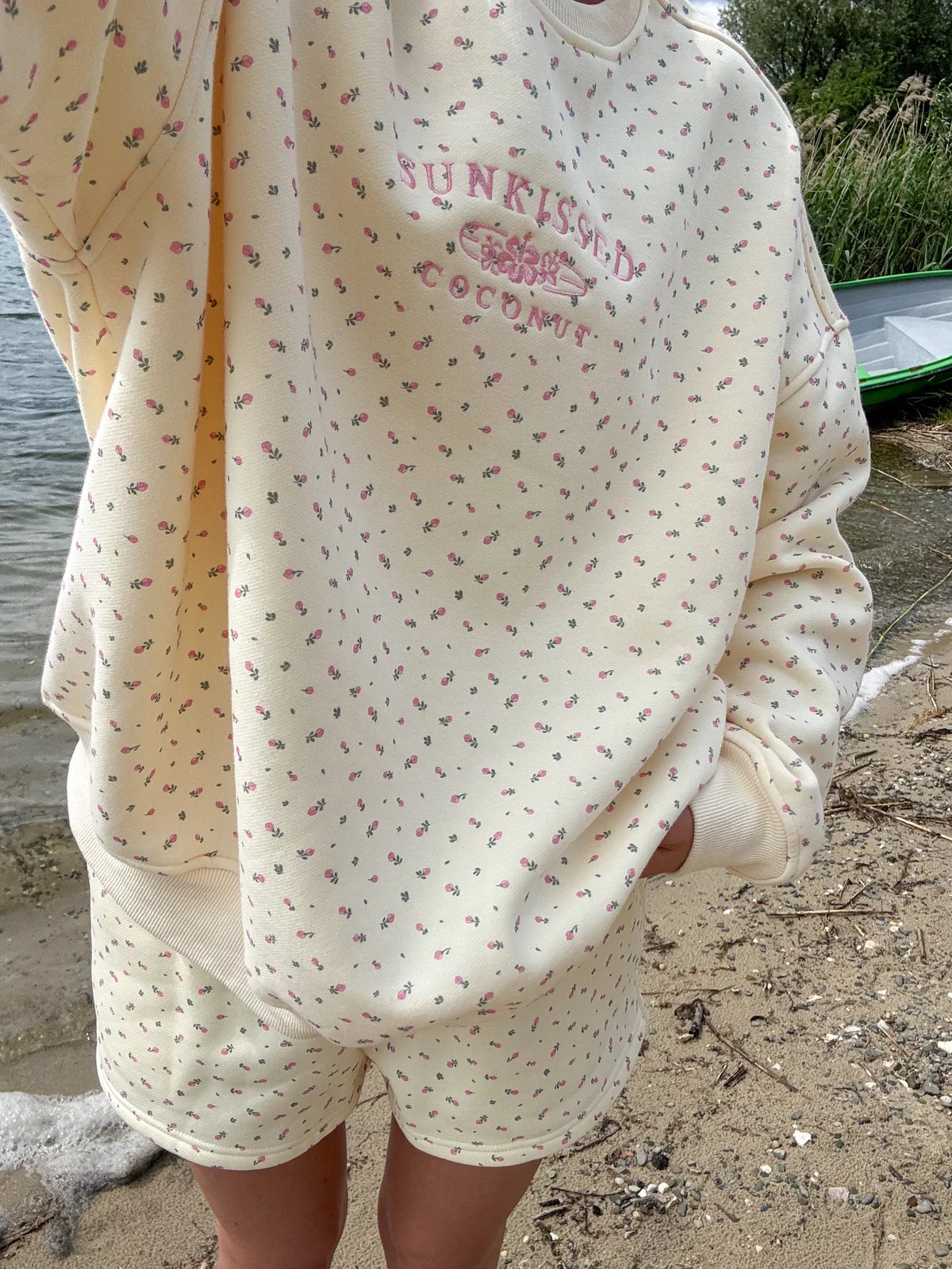 Toasted Cream Roses Embroidery Crew